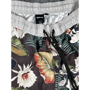 Disney Shorts Men's Size Medium Black Floral Mickey Mouse Swim Trunks Pocket‎